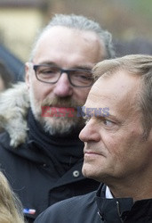 Tusk, Komorowski i Kijowski odsłonili tablicę Władysława Bartoszewskiego