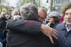 Tusk, Komorowski i Kijowski odsłonili tablicę Władysława Bartoszewskiego