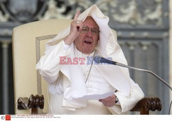 Zmagania Papieża Franciszka z wiatrem