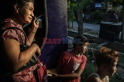 Kolej w Myanmar - NYT