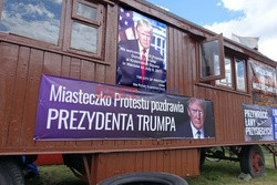 Protestujący sprzed SN gotowi przywitać Trumpa