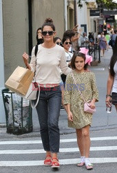 Katie Holmes na zakupach z córką