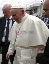 Papież Franciszek doznał obrażeń podczas przejazdu papamobile w Kolumbii 