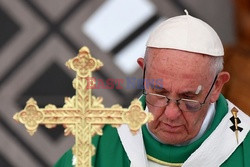 Papież Franciszek doznał obrażeń podczas przejazdu papamobile w Kolumbii 