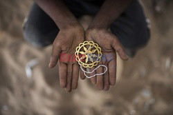 Zabawki dzieci z obozu Cox's Bazar - AFP