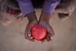 Zabawki dzieci z obozu Cox's Bazar - AFP