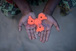 Zabawki dzieci z obozu Cox's Bazar - AFP