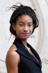 Białe kreski pod oczami Willow Smith