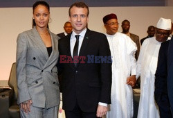 Emmanuel Macron i Rihanna w Dakarze