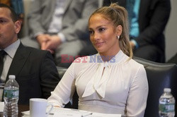 Jennifer Lopez bierze udział w panelu dyskusyjnym