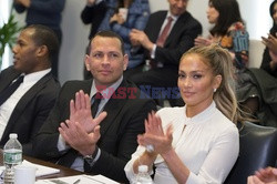 Jennifer Lopez bierze udział w panelu dyskusyjnym