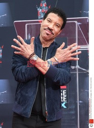 Lionel Richie odciska swoje dłonie i stopy