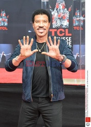 Lionel Richie odciska swoje dłonie i stopy