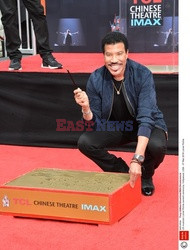 Lionel Richie odciska swoje dłonie i stopy