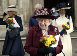 Brytyjska rodzina królewska i goście w Westminister Abbey