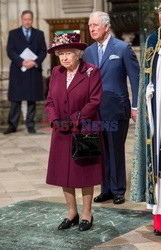 Brytyjska rodzina królewska i goście w Westminister Abbey