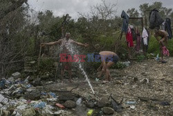 Życie uchodźców na greckiej wyspie Lesbos - NYT