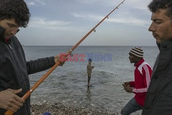 Życie uchodźców na greckiej wyspie Lesbos - NYT