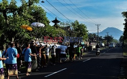 Ceremonia kremacji na wyspie Bali - AFP