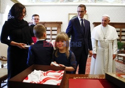 Premier Morawiecki z rodziną podczas audiencji u papieża Franciszka