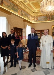 Premier Morawiecki z rodziną podczas audiencji u papieża Franciszka