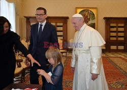 Premier Morawiecki z rodziną podczas audiencji u papieża Franciszka