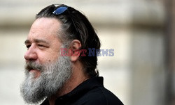 Russell Crowe promuje Il Gladiatore in concerto