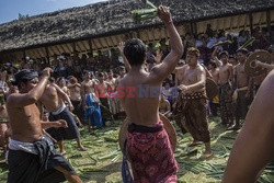 Tradycyjne walki Mekare-kare w Indonezji - Redux