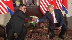 Donald Trump spotkał się z Kim Dzong Unem w Singapurze