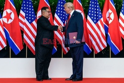 Donald Trump spotkał się z Kim Dzong Unem w Singapurze