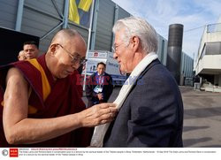 Richard Gere przywitał się z Dalai Lamą