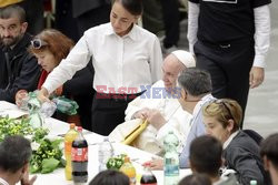 Papież Franciszek zjadł obiad z 1500 ubogimi