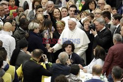 Papież Franciszek zjadł obiad z 1500 ubogimi