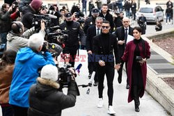 Cristiano Ronaldo i Georgina Rodriguez w drodze do sądu