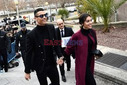 Cristiano Ronaldo i Georgina Rodriguez w drodze do sądu