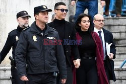 Cristiano Ronaldo i Georgina Rodriguez w drodze do sądu