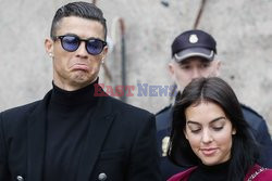 Cristiano Ronaldo i Georgina Rodriguez w drodze do sądu