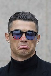 Cristiano Ronaldo i Georgina Rodriguez w drodze do sądu