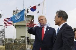 Donald Trump i Kim Dzong Un w strefie zdemilitaryzowanej