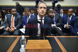 Mark Zuckerberg zeznaje przed Kongresem USA