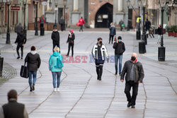 Obowiązuje nakaz zasłaniania nosa i ust