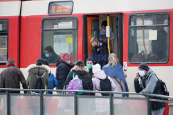 Obowiązuje nakaz zasłaniania nosa i ust