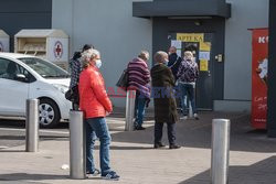 Obowiązuje nakaz zasłaniania nosa i ust