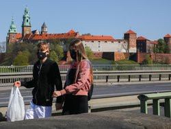 Obowiązuje nakaz zasłaniania nosa i ust