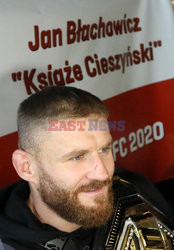 Przylot mistrza UFC Jana Błachowicza