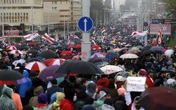 OMON pałuje demonstrantów na Białorusi