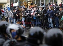 OMON pałuje demonstrantów na Białorusi