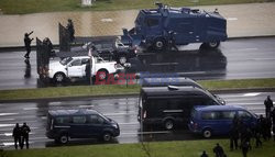 OMON pałuje demonstrantów na Białorusi