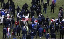 OMON pałuje demonstrantów na Białorusi