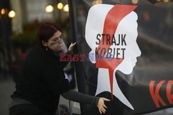 Protest kolejkowy Strajku Kobiet w Krakowie